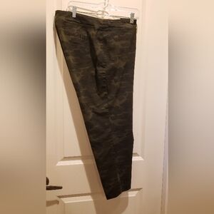 Elaine Rose Green and Black Camo Jeggings